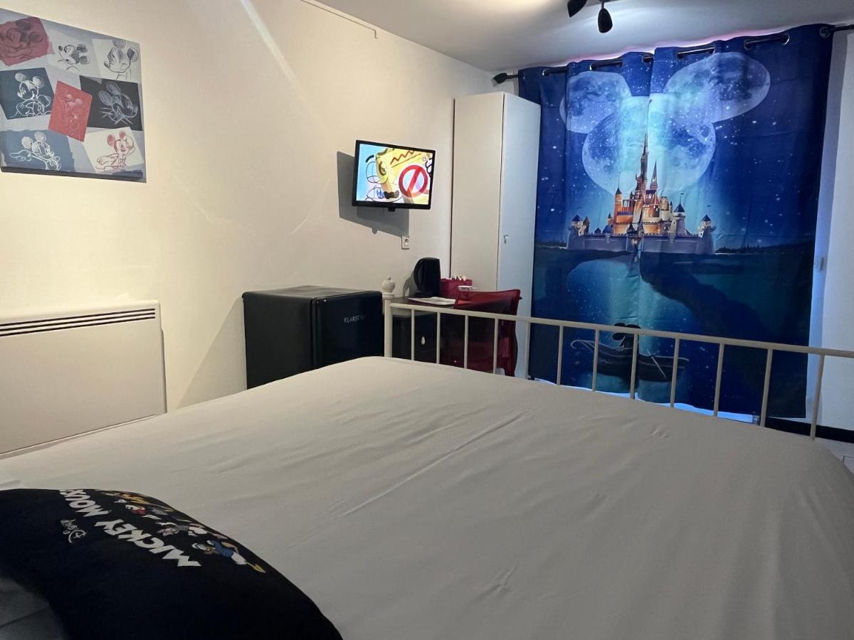 モントリー シャンブル ドート ポワリエ バザン Bed & Breakfast エクステリア 写真