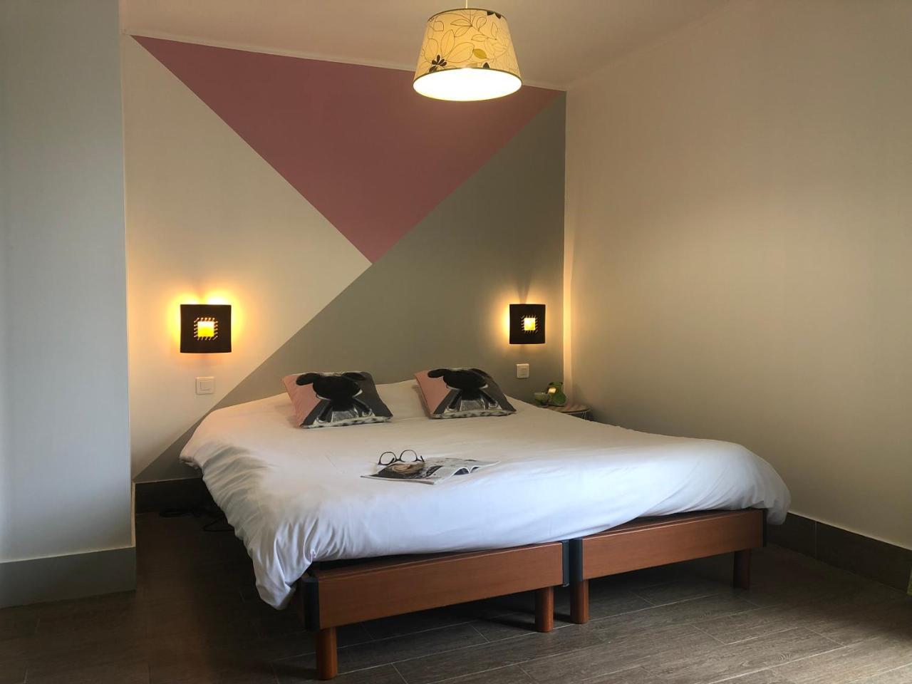 モントリー シャンブル ドート ポワリエ バザン Bed & Breakfast エクステリア 写真