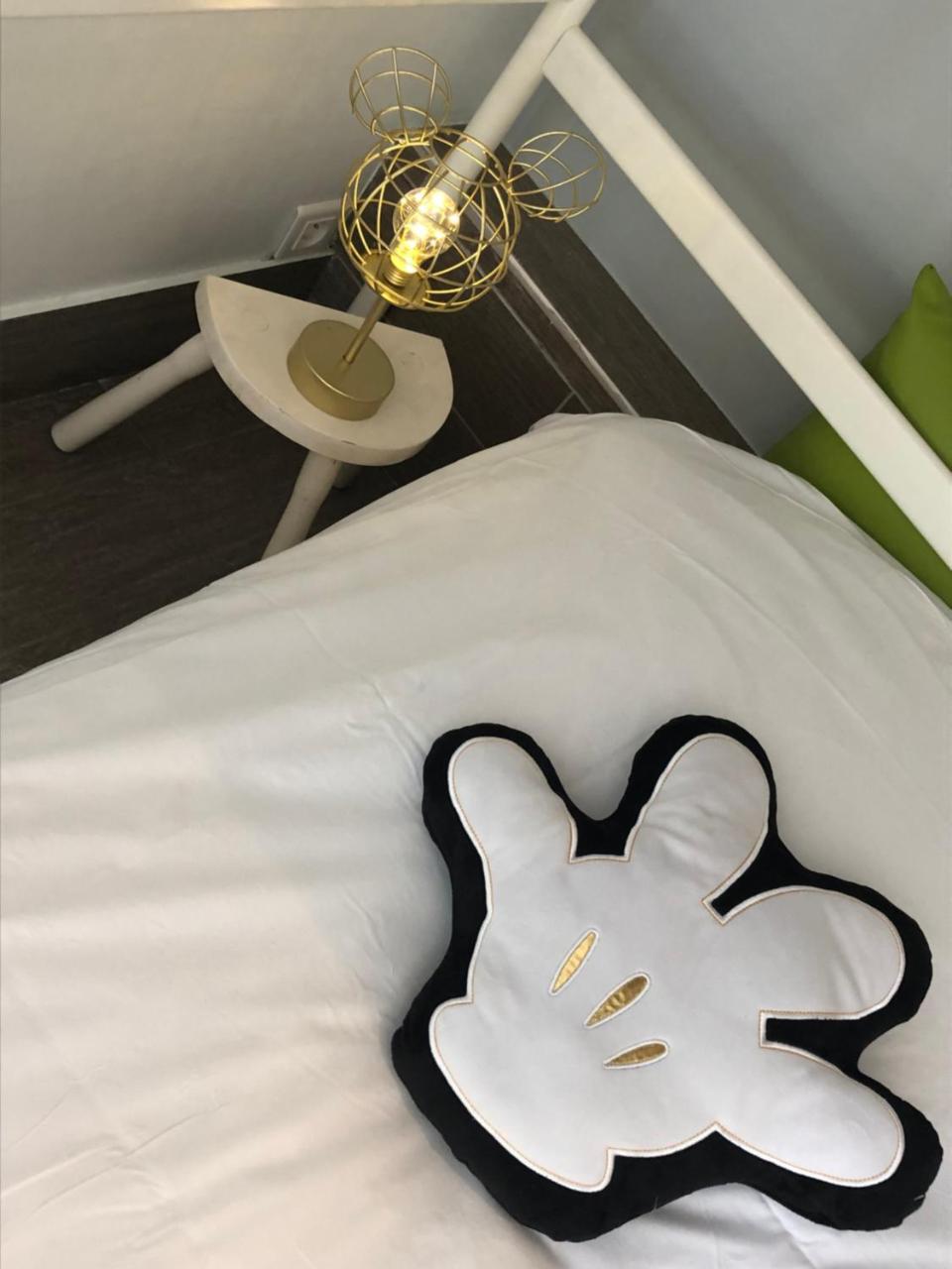 モントリー シャンブル ドート ポワリエ バザン Bed & Breakfast エクステリア 写真